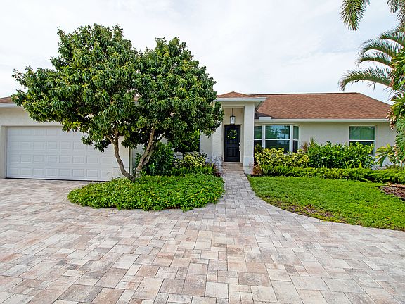 2nd image of 9540 Sun Isle Dr NE