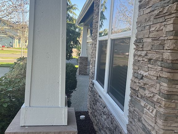 2nd image of 4120 Abigail Ct NE