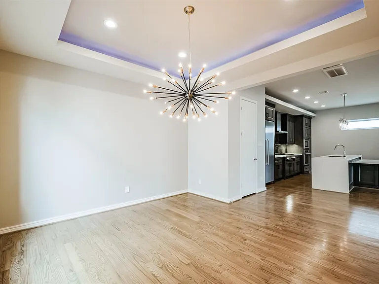 711 W Clay St — Photo 20