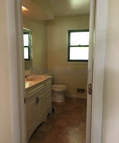 3700 Kalamazoo Ave SE — Photo 40