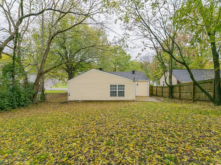 602 Village Ct — Photo 25