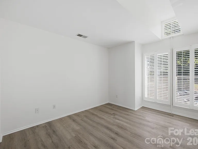 18883 Vineyard Point Ln — Photo 12