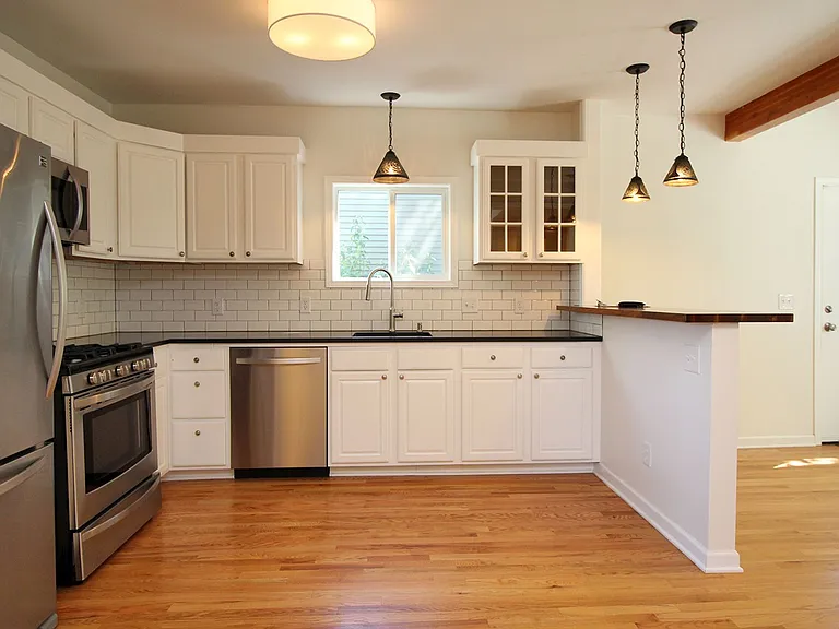 5401 NE 15th Ave — Photo 7