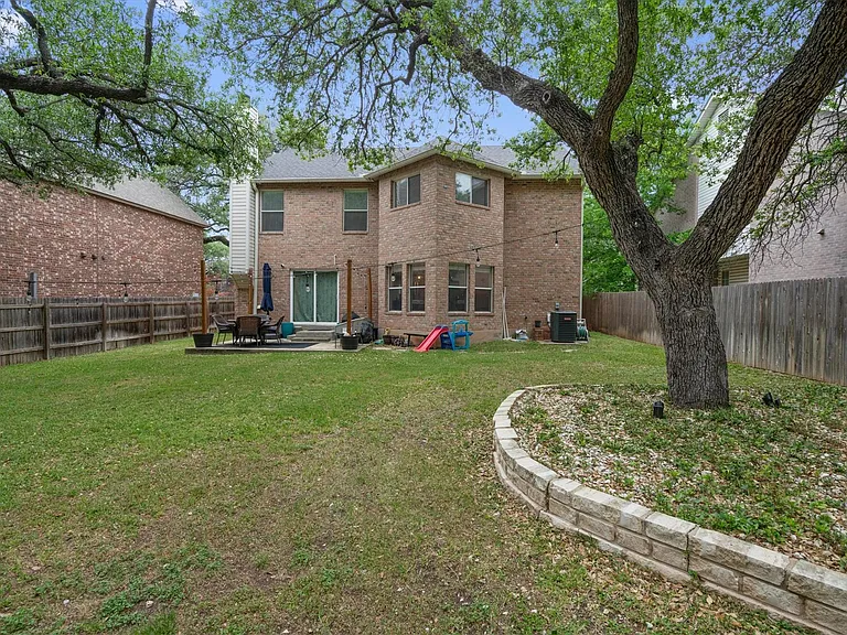 1509 Shady Creek Trl — Photo 34