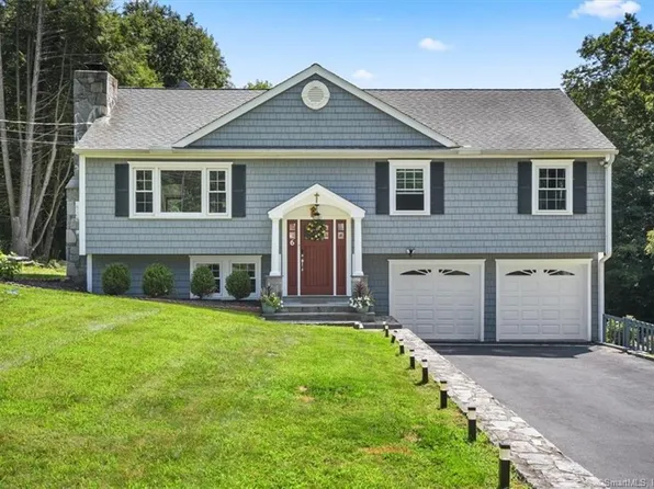 6 Marvin Place, Bethel, CT 06801