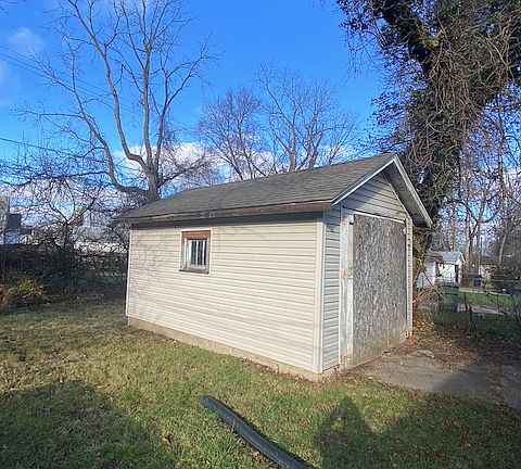 4th image of 4123 Midway Ave