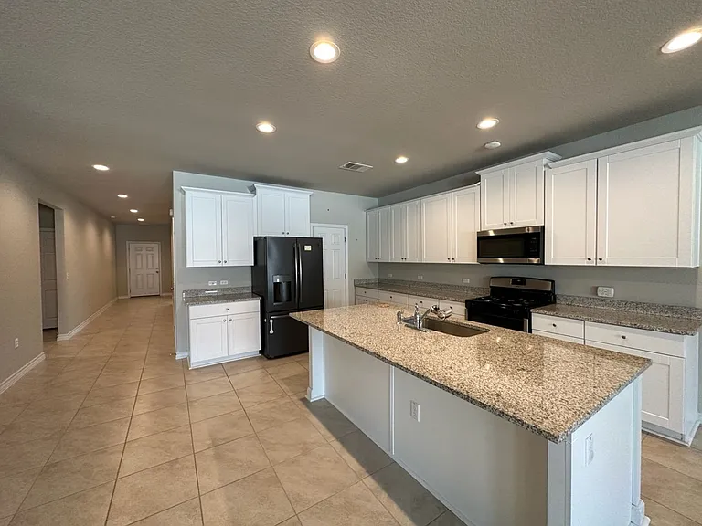 10901 Mickelson Dr — Photo 6