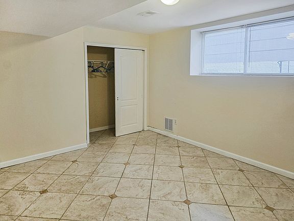 4th image of 374 Wilson Ave #0