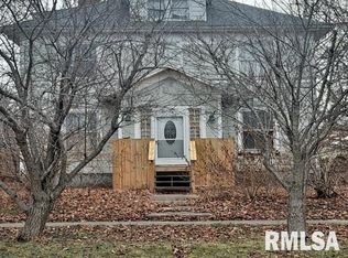 607 W Adams St, Greenview, IL 62642