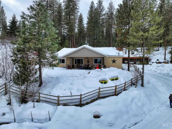 32 Old Cougar Ln, Garden Valley, ID 83622