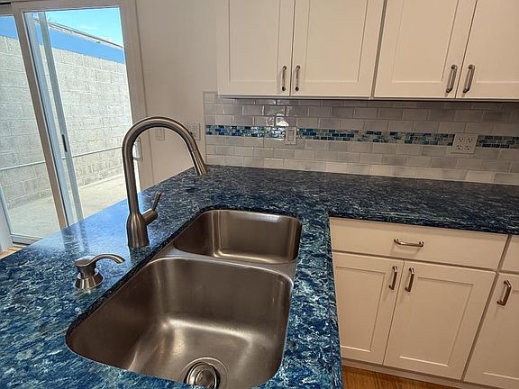 4th image of 1752 Humboldt Dr