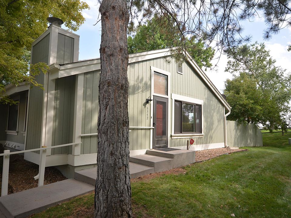 Awesome ranch style end unit