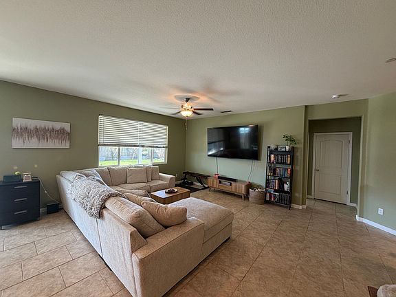 5th image of 1381 Canyoncreek St