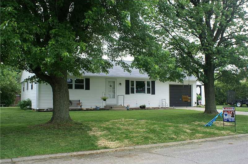 1st image of 711 E Greenview Dr