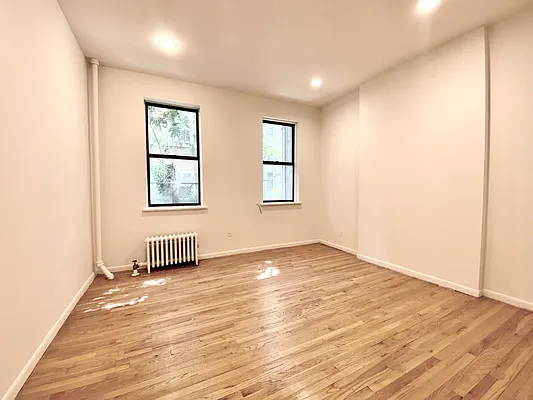 Rented by Bond New York | media 1