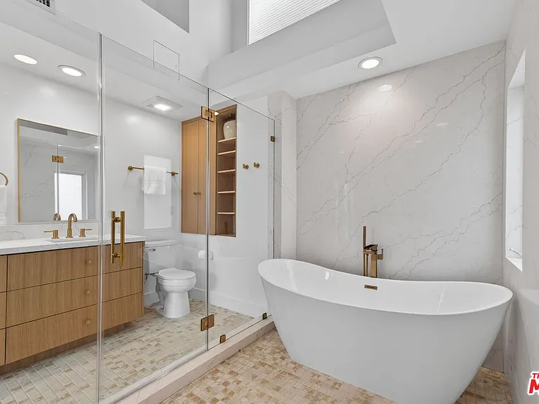6819 E Ocean Blvd — Photo 39
