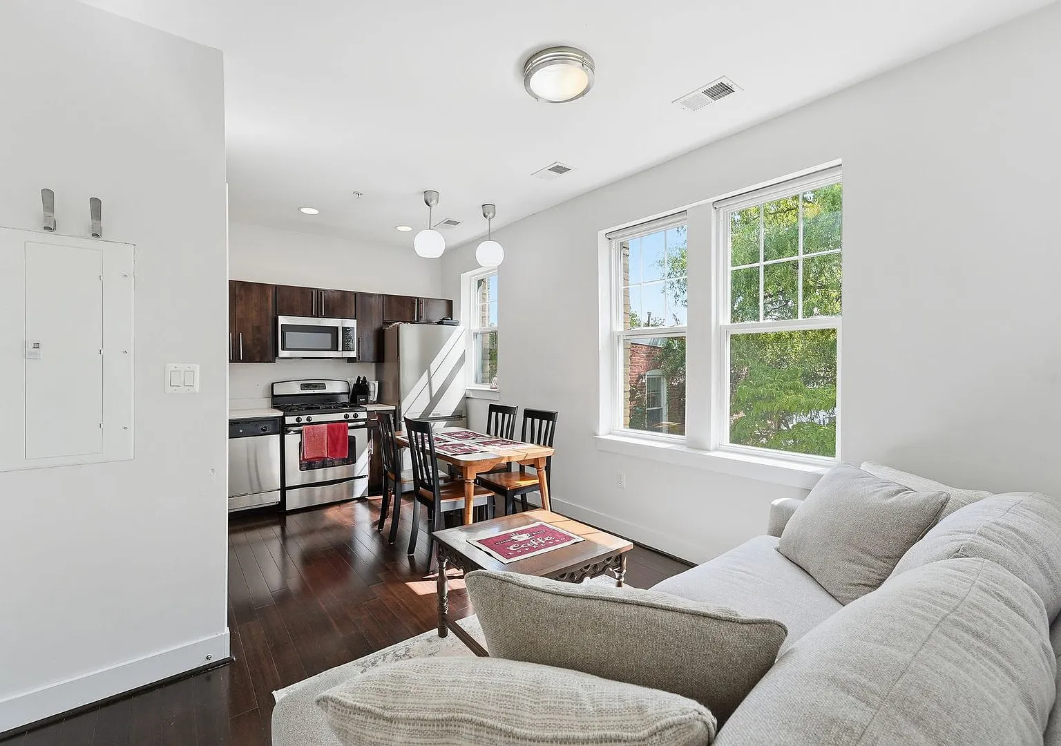 Sun-Filled Furnished 1BR in the Heart of Capitol Hill! — Photo 3