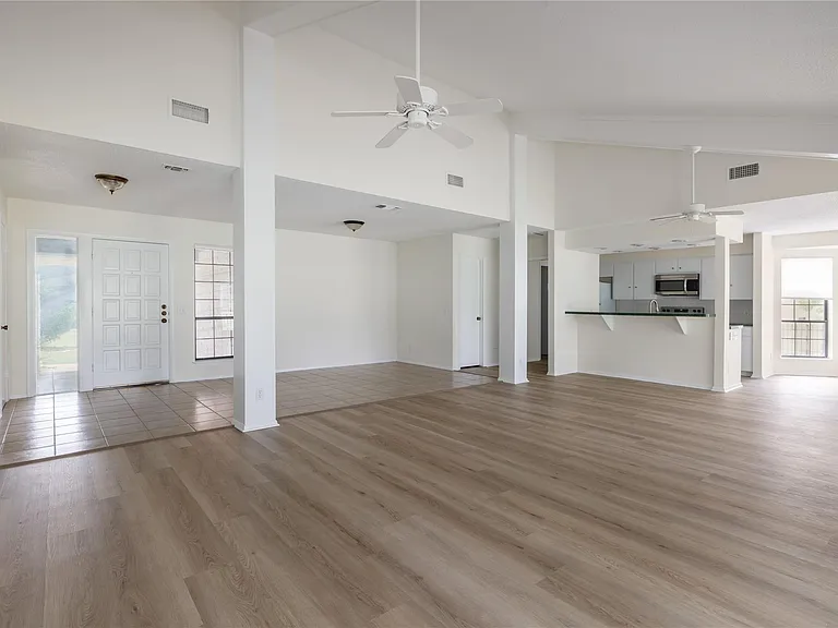 611 Lido St — Photo 7