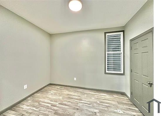 4th image of 308 S 6th St #1