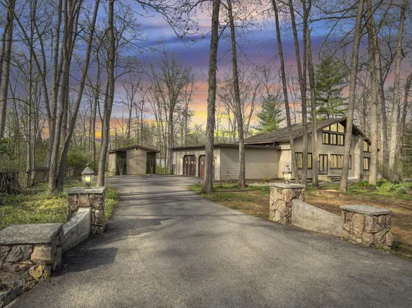 10 Lincoln Dr, East Berlin, PA 17316