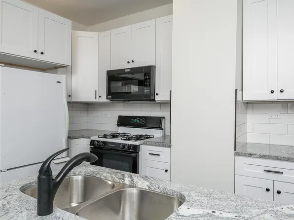 720 Walnut St, Lemont, IL 60439