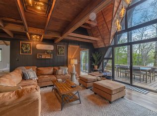 445 Foxfire Circle Dr, Innsbrook, MO 63390