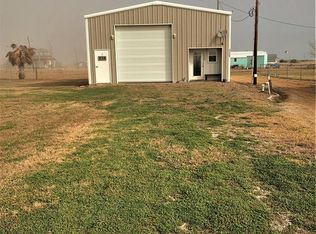 539 Porpoise Dr, Palacios, TX 77465