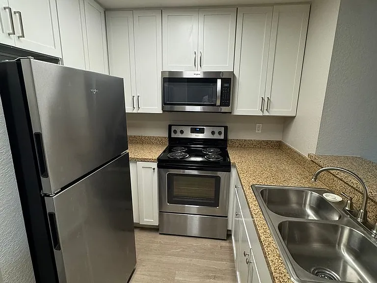 Mesa Palms Apartments — Photo 20