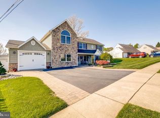 44 Canary Rd, Levittown, PA 19057
