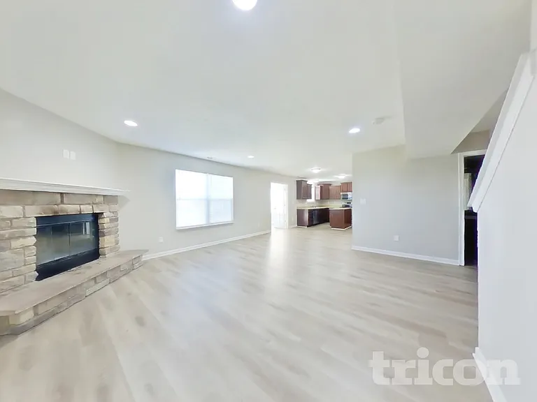 7507 Brattle Dr — Photo 3