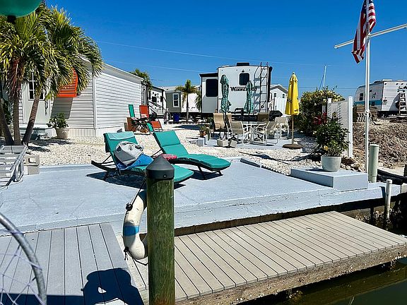 4th image of 3853 Blueberry Ln