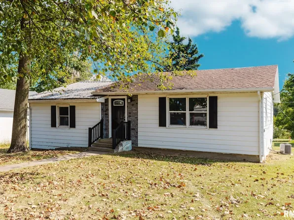 317 N Broadway St, Goreville, IL 62939