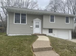 1845 Norland Dr, Dubuque, IA 52002
