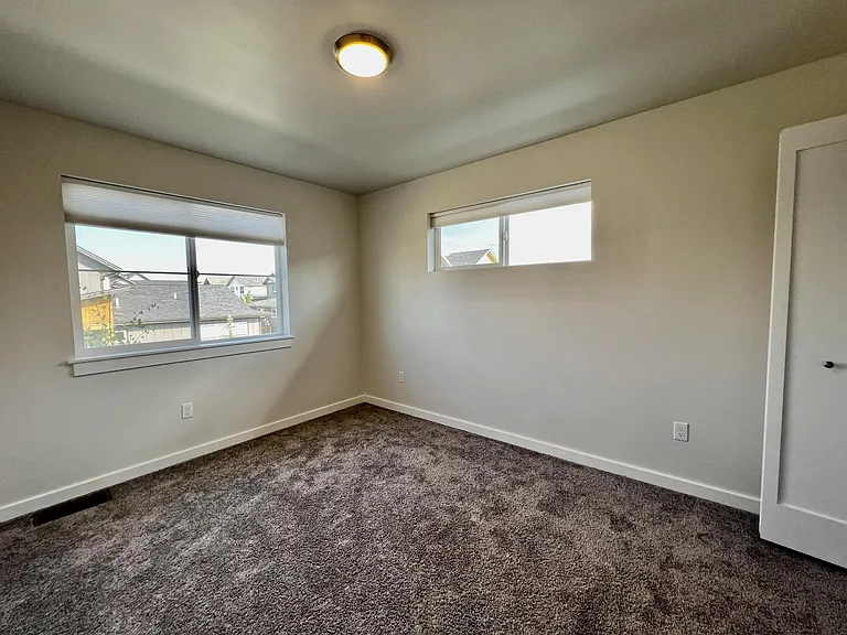 5526 Leiden Ln — Photo 9