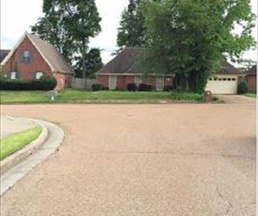 5th image of 4498 Berkely Woods Dr