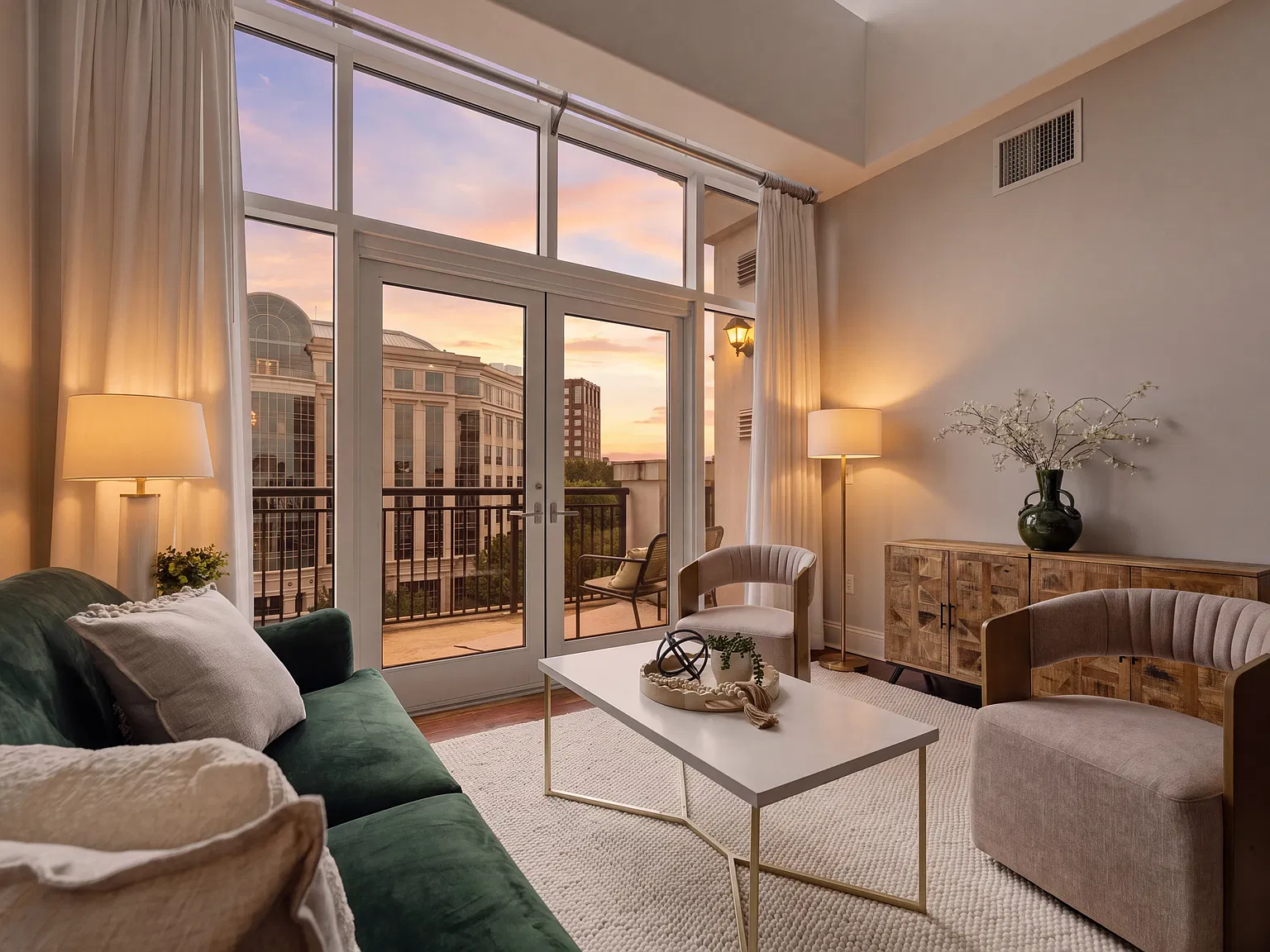 2 bed, 1115 sqft, $2,600 — Photo 3