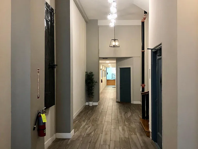 1521-23 W Girard Ave #1O5 — Photo 17