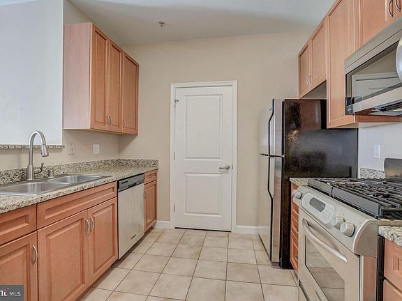 5th image of 1111 25th St NW APT 923