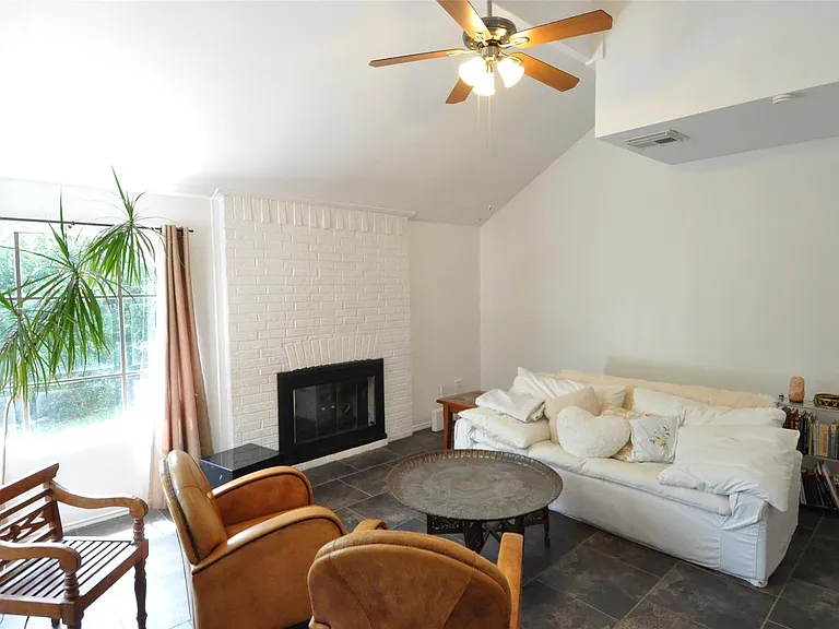9902 Talleyran Dr — Photo 5