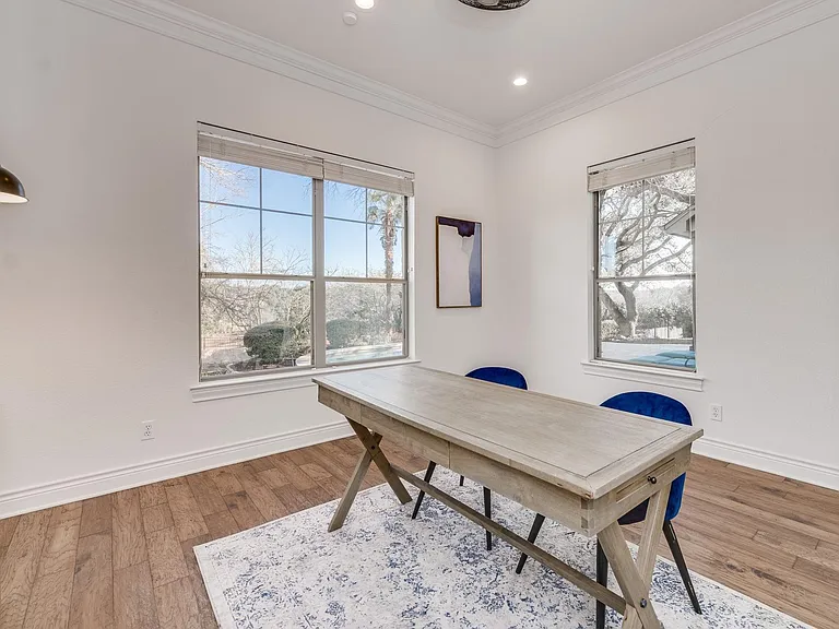 132 Lakeway Dr — Photo 20