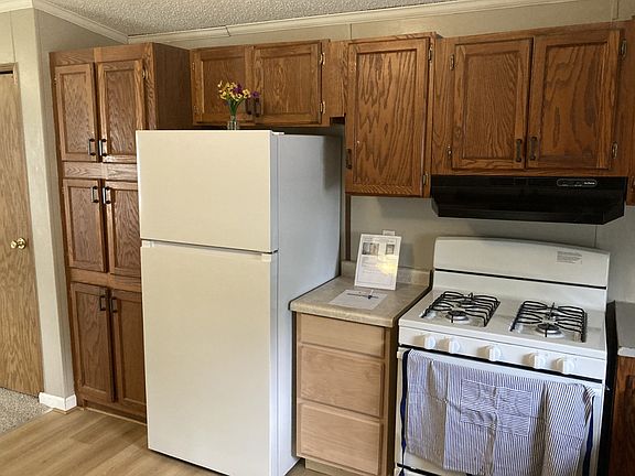 3rd image of 530 Reynolds Dr #38