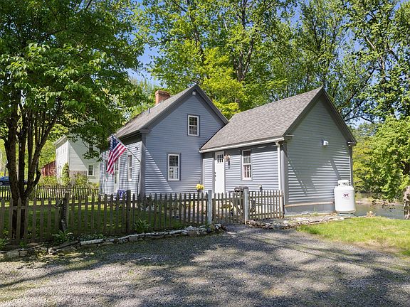 3rd image of 59 Salmon Falls Road