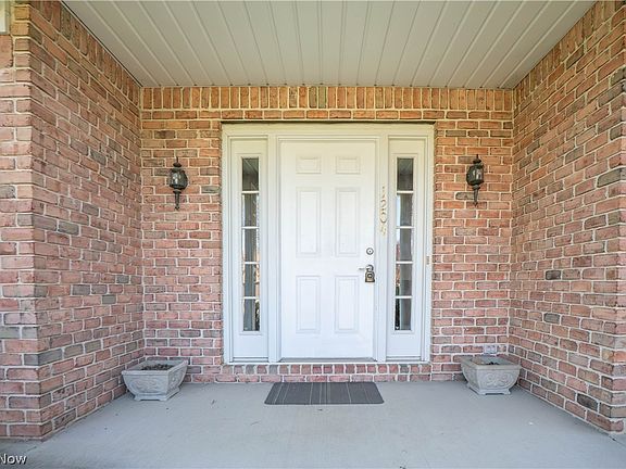 4th image of 1204 Stone Crossing St NE
