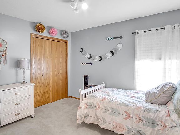 5th image of 1304 Redbud Ct
