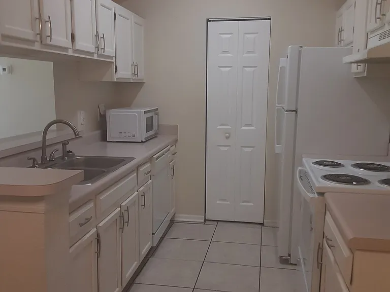 11511 Villa Grand #519 — Photo 12