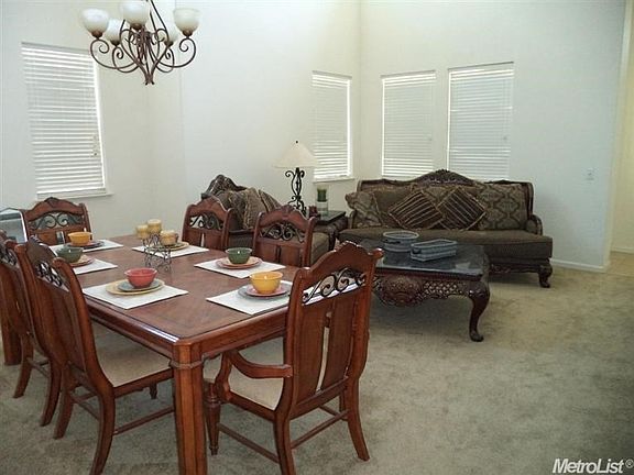 4th image of 1641 Maidencane Way