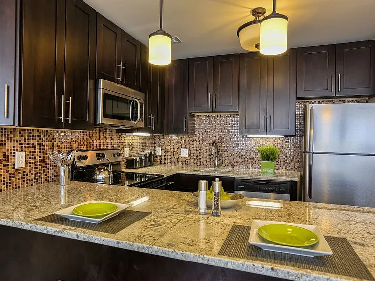 Executive House Apartments — Photo 9