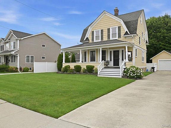 3rd image of 991 Cottage Place