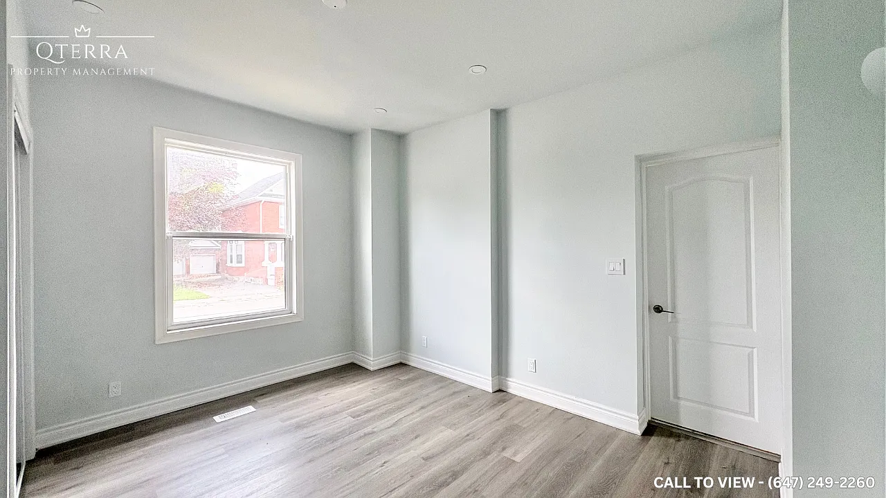3 bed, 900 sqft, $2,195 — Photo 3