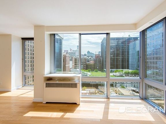 3rd image of 225-227 W 60th St #11B